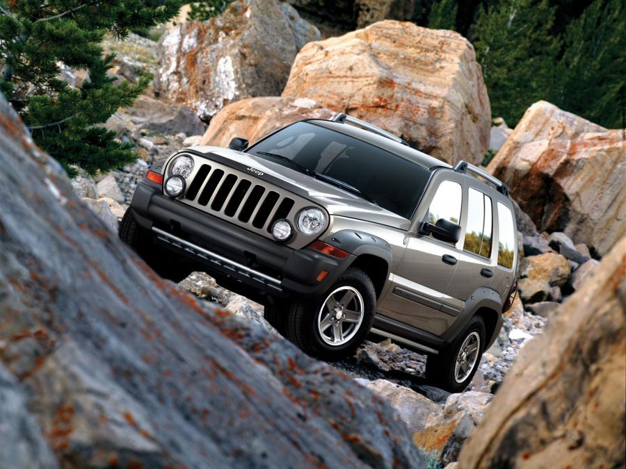  Jeep Liberty Renegade 2004 года  (фото 8 из 18)